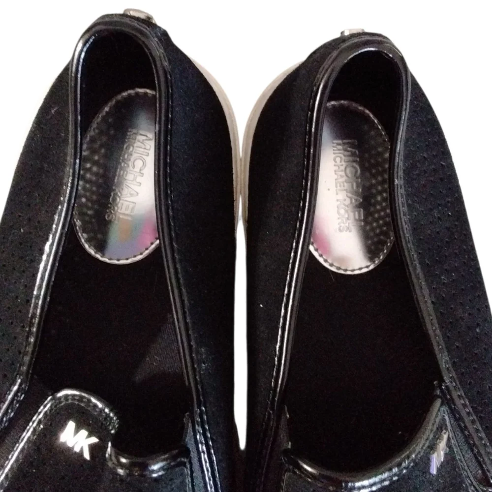 Michael Kors Black and White Sneakers Sleek Design 8.5 M